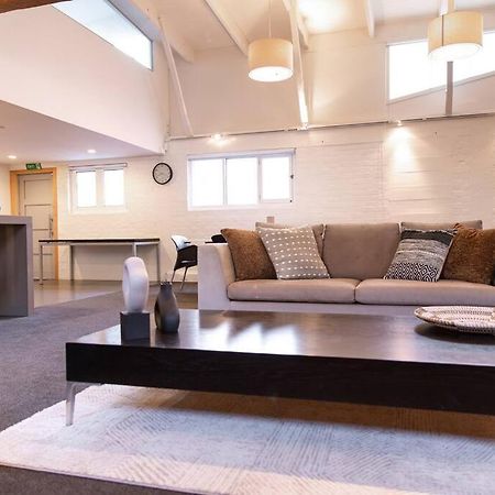 True New York Style Newmarket Loft Apartment 오클랜드 외부 사진