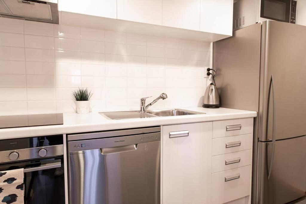True New York Style Newmarket Loft Apartment 오클랜드 외부 사진
