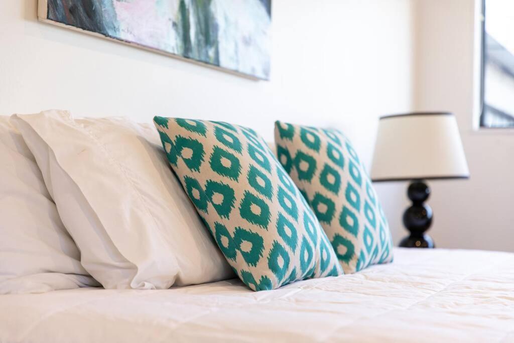 True New York Style Newmarket Loft Apartment 오클랜드 외부 사진